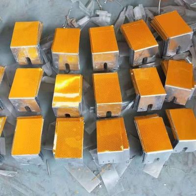 Fonction d'avertissement de sécurité routière Réflecteur de marquage lumineux en aluminium de haute luminosité Fabriqué
