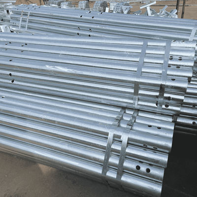 Postes de clôture circulaires galvanisés anti-corrosion pour la sécurité routière en vente