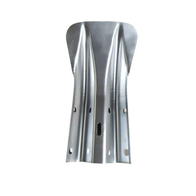 Q235 Q345 Garde routière galvanisée Fin de queue de poisson pour barrière en acier anticorrosion