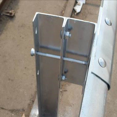 Postes de garde de canaux U revêtus de poudre galvanisée personnalisée pour la sécurité du trafic