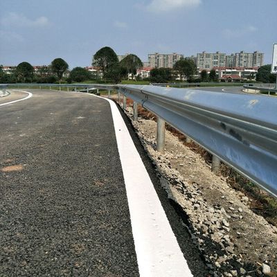 Q235 Q345 Panneaux de clôture extérieurs galvanisés à chaud laminés à froid