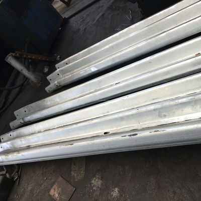 Q235 Q345 Galvanisée à chaud laminée à froid Technologie de protection routière Barrière de sécurité routière