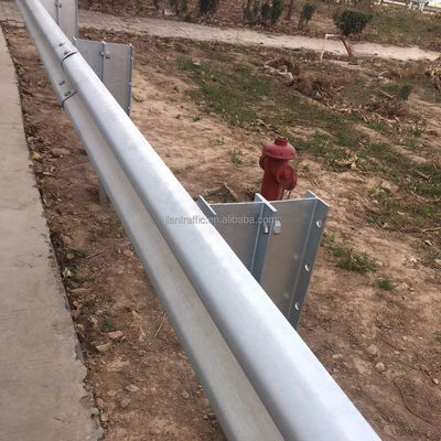 Barrière de sécurité routière galvanisée à chaud pour la sécurité routière en Afrique du Sud