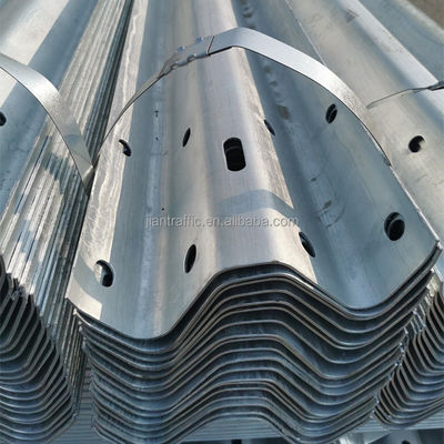 Galvanisée à chaud laminée à froid En1317 H1 Barrière de sécurité routière en acier pour la norme AASHTO M-180