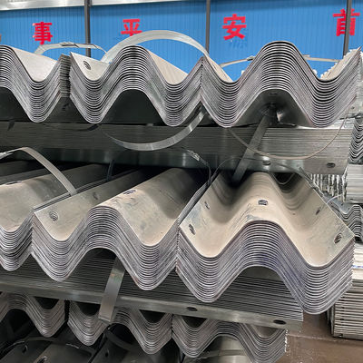 Q235 Q345 Barrière routière galvanisée sur mesure à chaud DIP