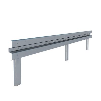 Barrière de sécurité routière avec revêtement en zinc 550-600 g/m2