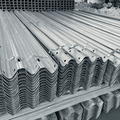 Q235 Q345 Fabrication de garde-corps galvanisés à chaud en acier et pour la sécurité extérieure