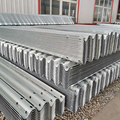 Barrière de protection de l'autoroute à faisceau W avec norme AASHTO M-180 et revêtement en zinc de 550 à 600 g/m2