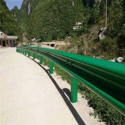 Barrière de protection de l'autoroute à faisceau W avec norme AASHTO M-180 et revêtement en zinc de 550 à 600 g/m2