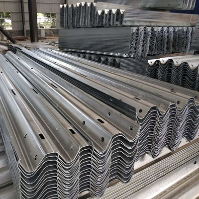 Barrière de protection de l'autoroute à faisceau W avec norme AASHTO M-180 et revêtement en zinc de 550 à 600 g/m2