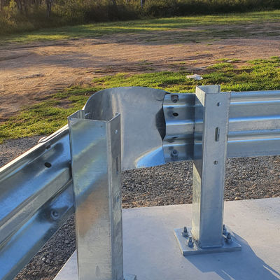 Sécurité extérieure W Beam Steel Highway Guardrail Exporté au Brésil