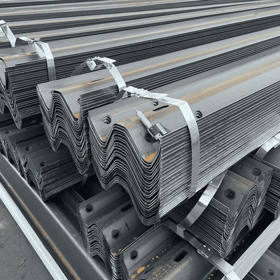 Q235 Q345 revêtement en zinc 550-600g/m2 garde-corps pour la sécurité routière au Cameroun