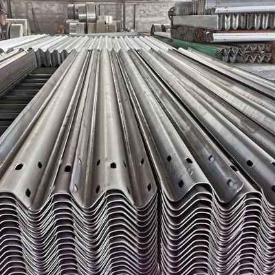 Réservoir routier utilisé N1 Clôture en acier revêtement en zinc 550-600g/m2 Conception revêtue en poudre