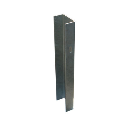 Couleur personnalisée Q235 Q345 Barrière de sécurité routière en acier de type U Post de clôture en acier pour l'Afrique