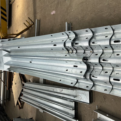 La garde-corps métallique sur mesure de la W Beam Highway avec une extrémité de terminal en acier SKT exportée vers les Philippines