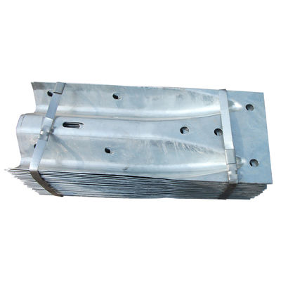 Q235 Q345 Double poutre de protection routière Réservoir d'acier de fin de pont pour la sécurité routière