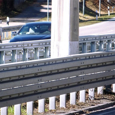 2.67 mm épaisseur nominale Base métallique barrière de collision routière avec certificats CE/BV/ISO