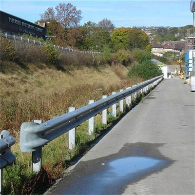 Système de garde routière en acier galvanisé sans danger pour la circulation routière avec aciers à bande Q345