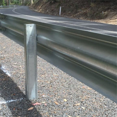Barrière de sécurité routière W balise de protection avec norme AASHTO M-180 et revêtement en zinc