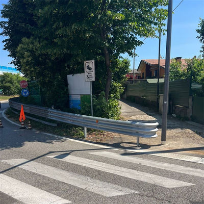 La plus populaire sortie galvanisée et en poudre revêtue barrière routière barrière de collision en acier