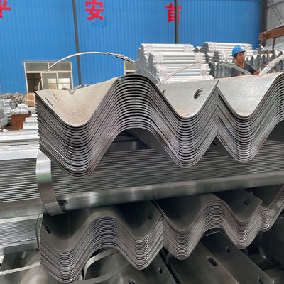550-600g/m2 revêtement zinc galvanisé W poutre garde-corps pour la sécurité routière barrière