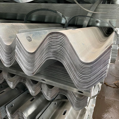 550-600g/m2 revêtement zinc galvanisé W poutre garde-corps pour la sécurité routière barrière