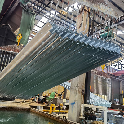 550-600g/m2 revêtement zinc galvanisé W poutre garde-corps pour la sécurité routière barrière