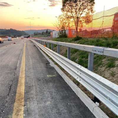 Garde routière et postes AASHTO M-180 Technologie de laminage à froid galvanisé à chaud