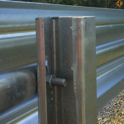 Post C personnalisé pour la garde routière galvanisée à chaud garantie anti-corrosion