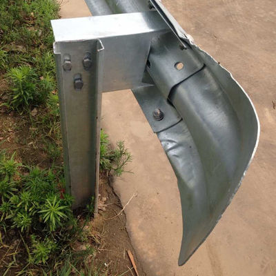 Résistance à la corrosion revêtement en zinc fin de queue de poisson pour Q235 Q345 protection de garde-corps routiers
